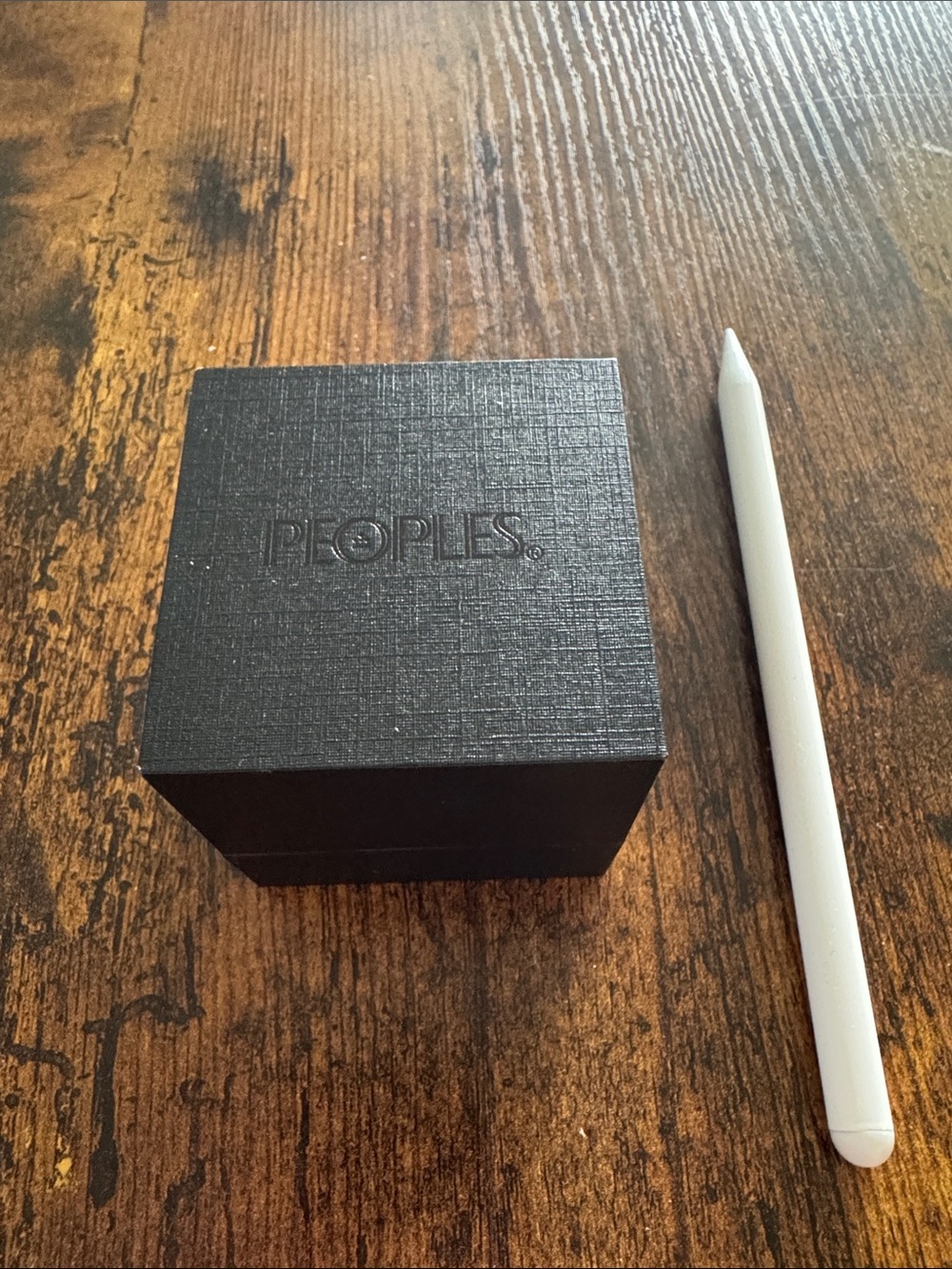 Peoples Empty Black Ring Box - Picture 2 of 3